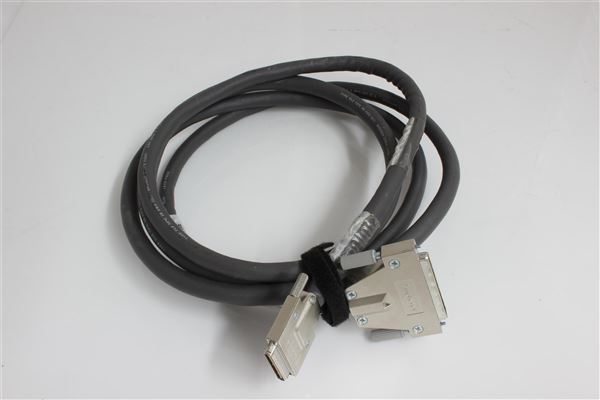 IBM CABLE SCSI VHDCI TO DB68 2.5M