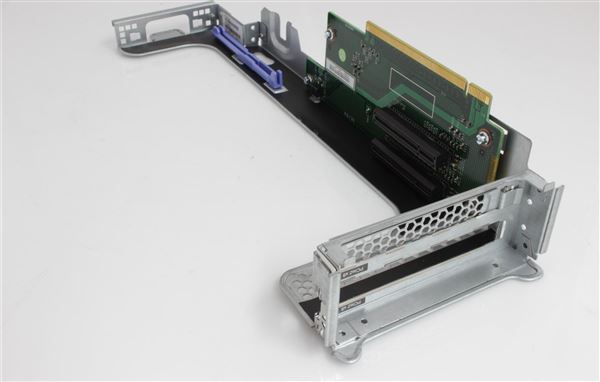 IBM RISER PCI-E SAS/SATA FOR x3650M2 2x8 SLOTS