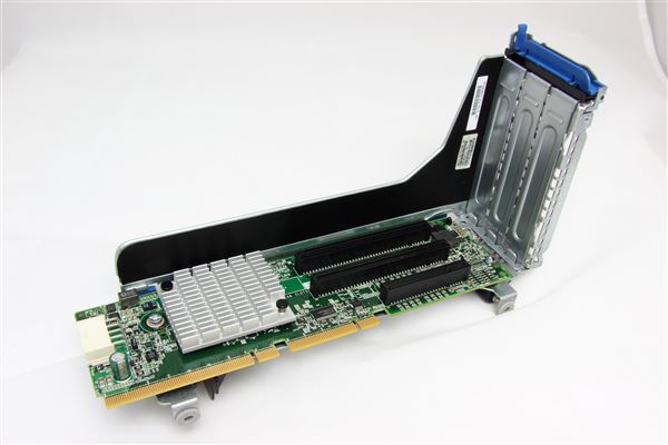 HPE RISER CARD CAGE INCL PCIe BOARD FOR TWO x16 PCIe AND ONE x8 PCIe CARD